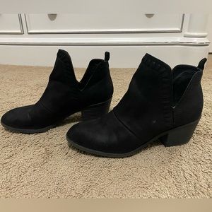 Rock & Candy Lipton Chelsea Boots. Size 6.5 Black